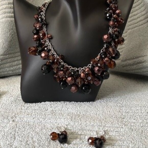 Jewelry - beautiful copper and black beaded necklace and earrings